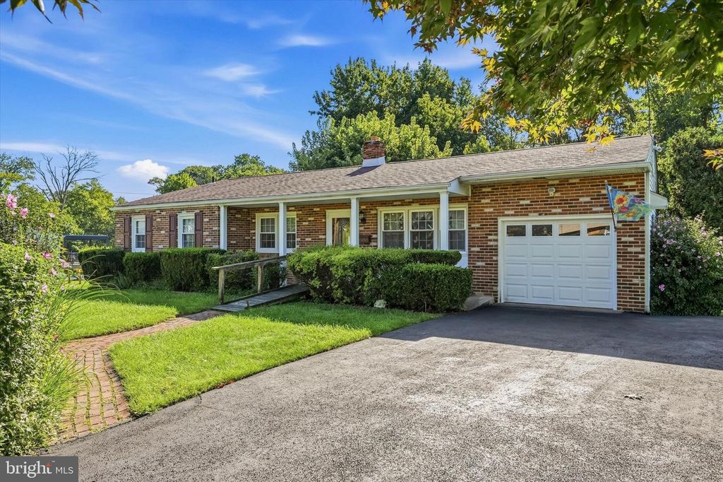 2365 OVERLOOK DR #2365, ASTON, PA 19014 — exterior