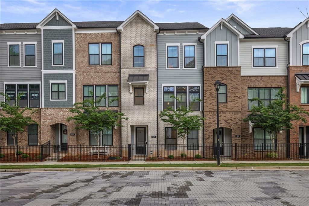 820 Kenway Avenue, Roswell, GA 30076