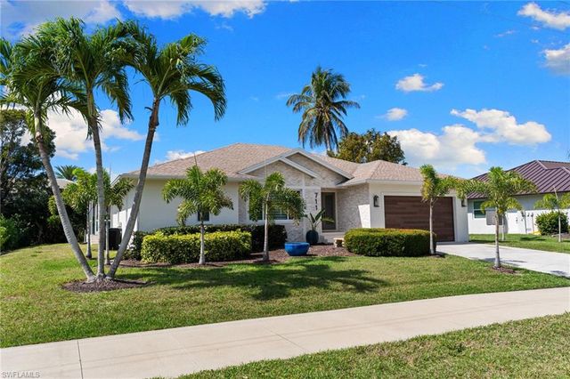 711 Tigertail CT, Marco Island, FL 34145