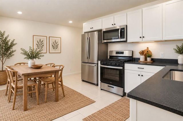 1320 S Littler Avenue, Edmond, OK 73034