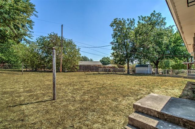 1320 S Littler Avenue, Edmond, OK 73034