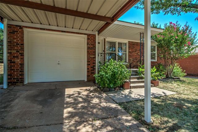 1320 S Littler Avenue, Edmond, OK 73034