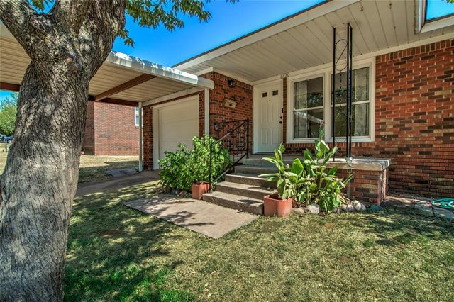 1320 S Littler Avenue, Edmond, OK 73034