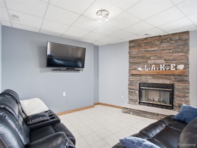 14292 Westman Drive, Fenton, MI 48430