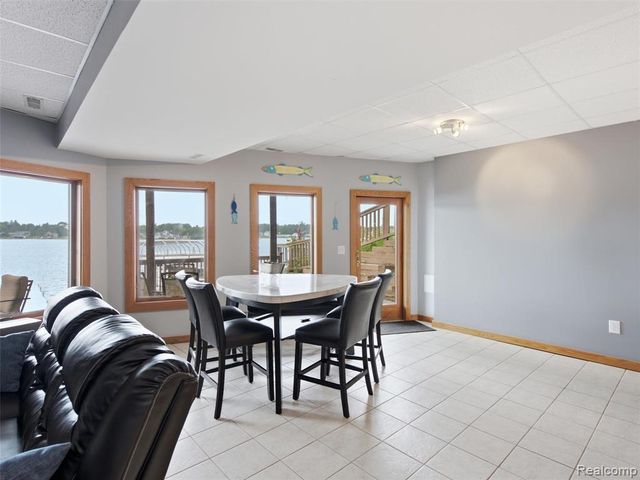 14292 Westman Drive, Fenton, MI 48430