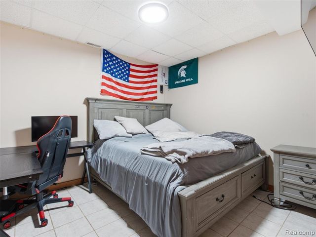 14292 Westman Drive, Fenton, MI 48430