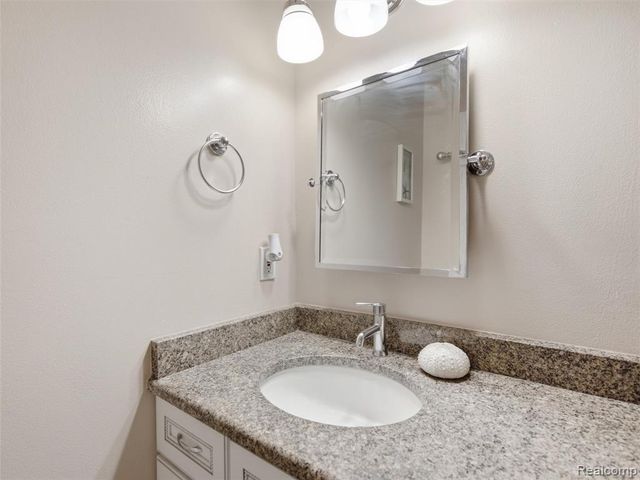14292 Westman Drive, Fenton, MI 48430