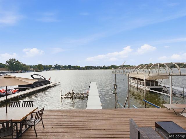 14292 Westman Drive, Fenton, MI 48430