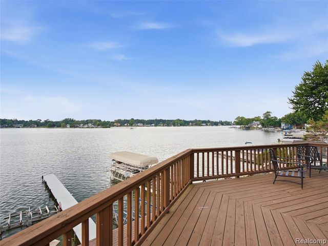 14292 Westman Drive, Fenton, MI 48430