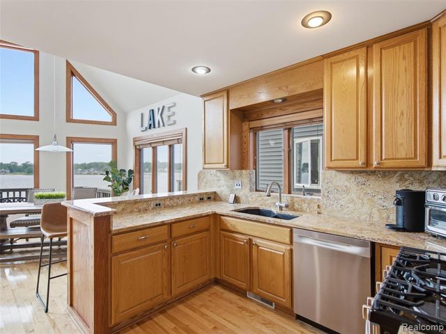 14292 Westman Drive, Fenton, MI 48430