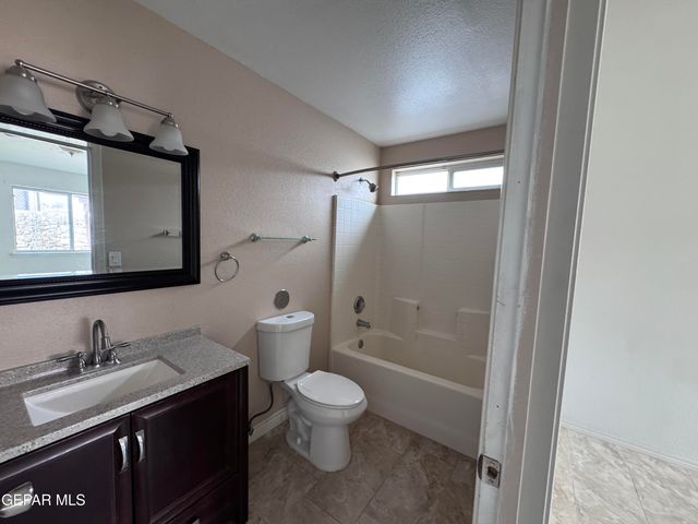 10277 Valle Suave Drive, Socorro, TX 79927