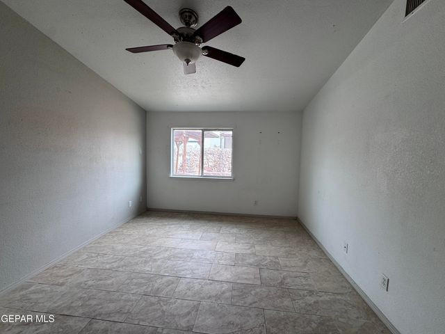 10277 Valle Suave Drive, Socorro, TX 79927