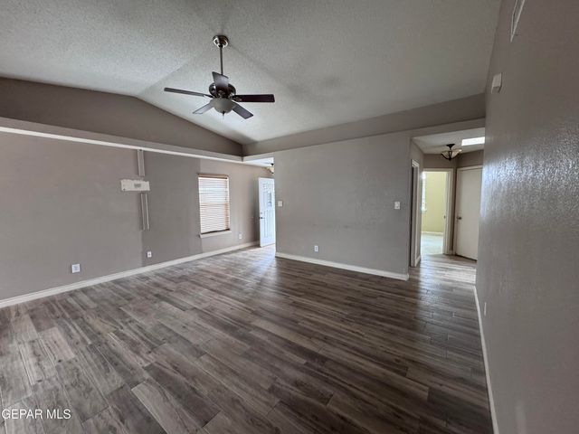 10277 Valle Suave Drive, Socorro, TX 79927