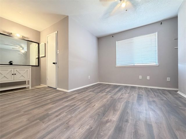 9200 W Bellfort Street 98, Houston, TX 77031