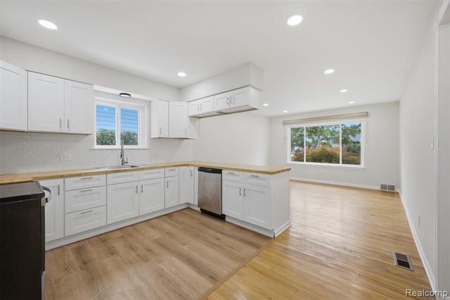 6326 Lathers Street, Garden City, MI 48135
