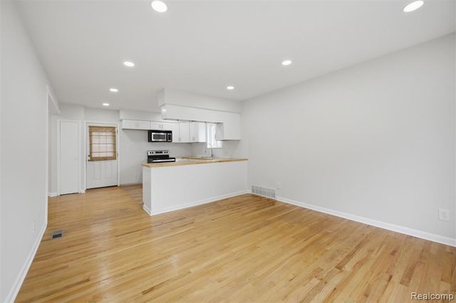 6326 Lathers Street, Garden City, MI 48135