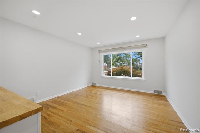 6326 Lathers Street, Garden City, MI 48135