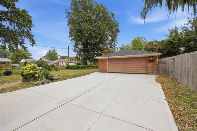 6326 Lathers Street, Garden City, MI 48135