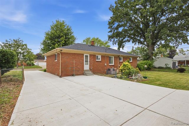 6326 Lathers Street, Garden City, MI 48135