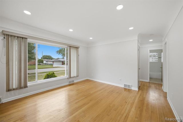 6326 Lathers Street, Garden City, MI 48135