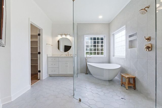 210 Buckland Circle, Little Rock, AR 72223