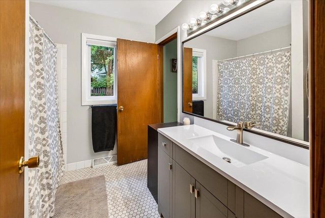 5318 Kingsbridge Road, Madison, WI 53714