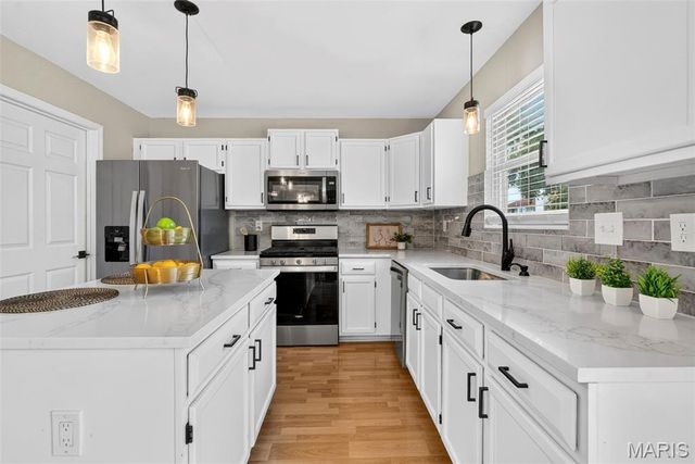 6401 Long Timber Drive, O'fallon, MO 63368