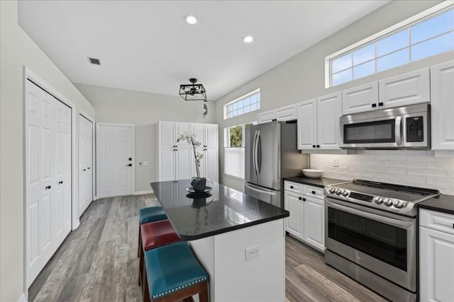 6726 HICKORY HAMMOCK CIRCLE, Bradenton, FL 34202