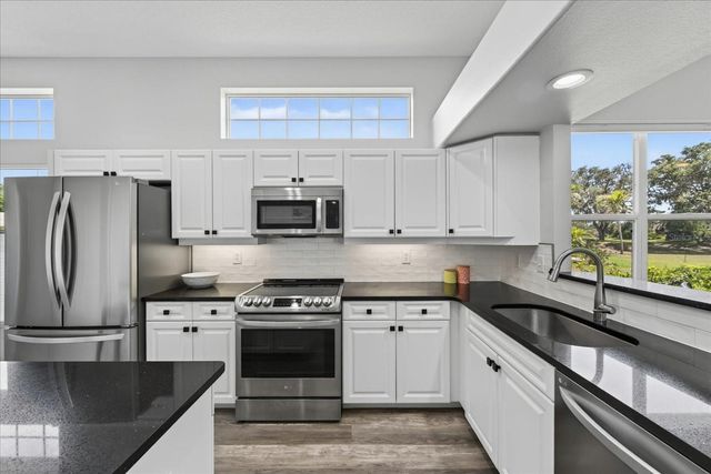 6726 HICKORY HAMMOCK CIRCLE, Bradenton, FL 34202