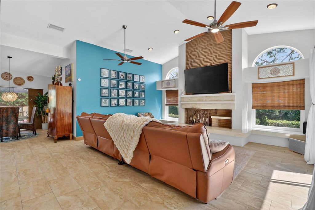 Image 20 of property listing at 5965 PIER PLACE DRIVE, Lakeland, FL 33813