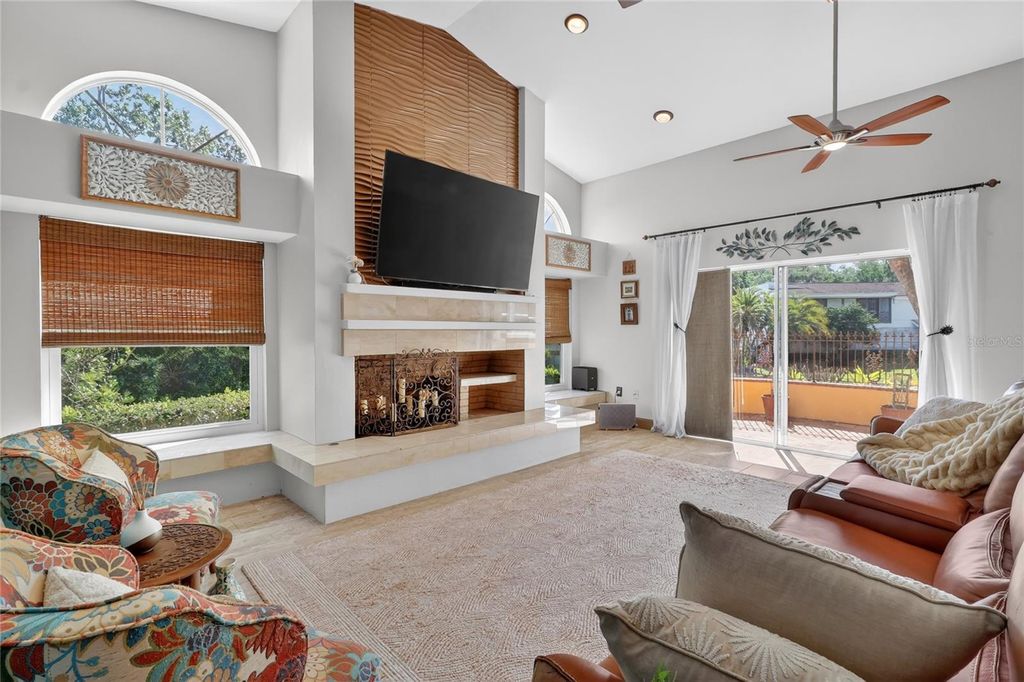 Image 21 of property listing at 5965 PIER PLACE DRIVE, Lakeland, FL 33813