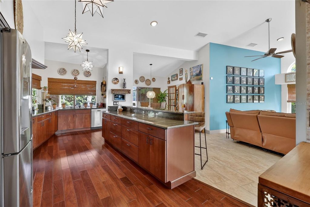 Image 26 of property listing at 5965 PIER PLACE DRIVE, Lakeland, FL 33813