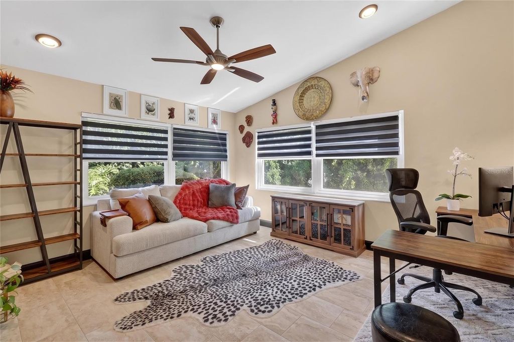 Image 40 of property listing at 5965 PIER PLACE DRIVE, Lakeland, FL 33813