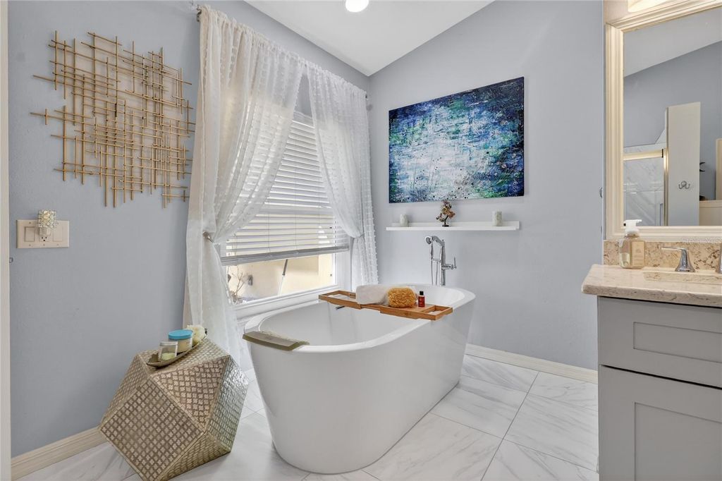 Image 51 of property listing at 5965 PIER PLACE DRIVE, Lakeland, FL 33813