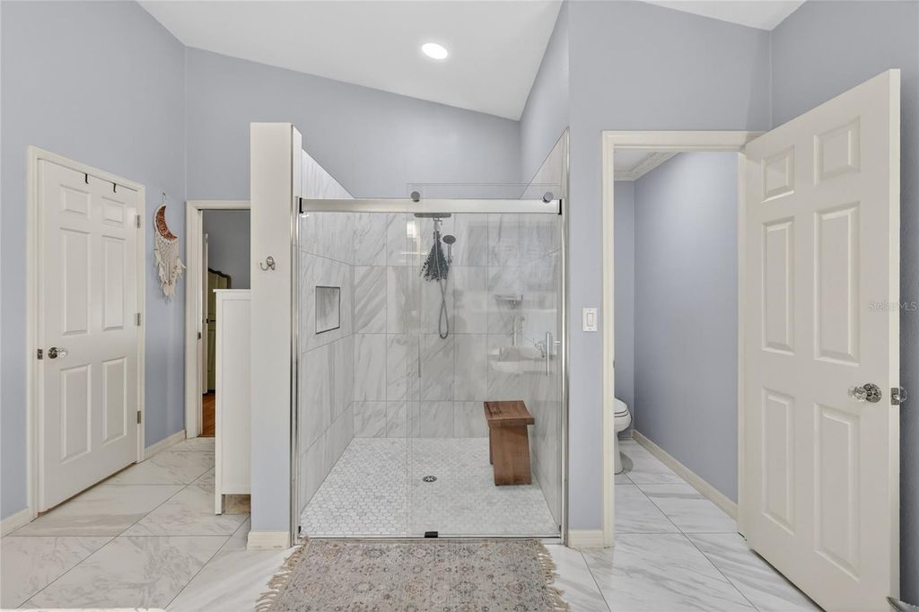 Image 52 of property listing at 5965 PIER PLACE DRIVE, Lakeland, FL 33813