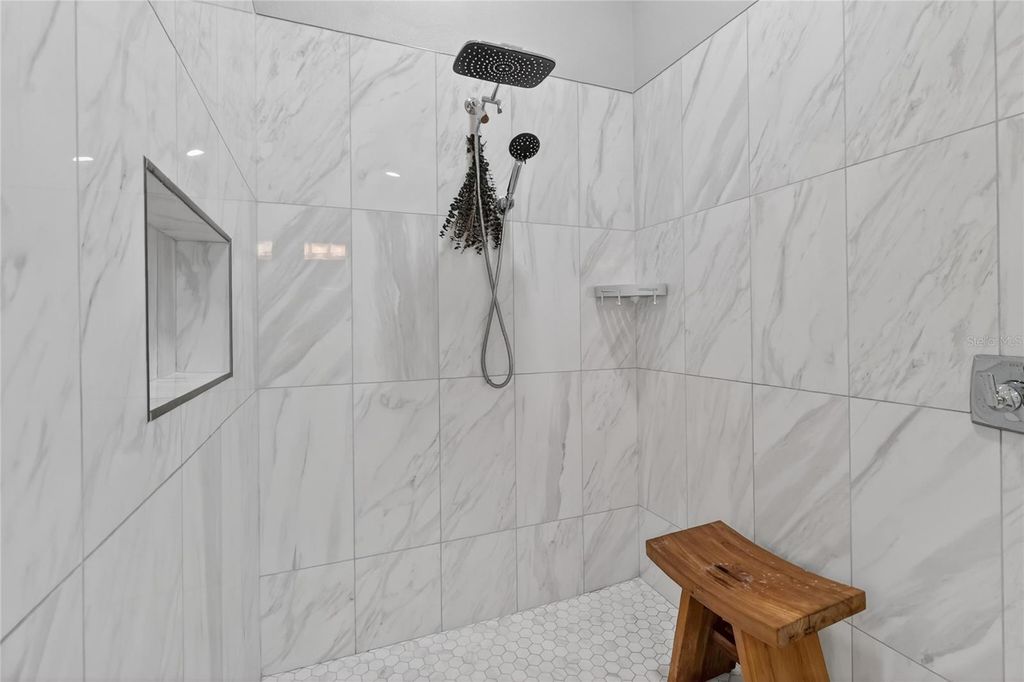 Image 53 of property listing at 5965 PIER PLACE DRIVE, Lakeland, FL 33813