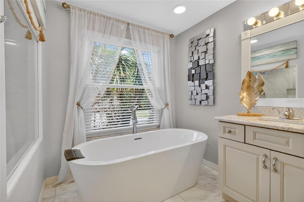 Image 63 of property listing at 5965 PIER PLACE DRIVE, Lakeland, FL 33813