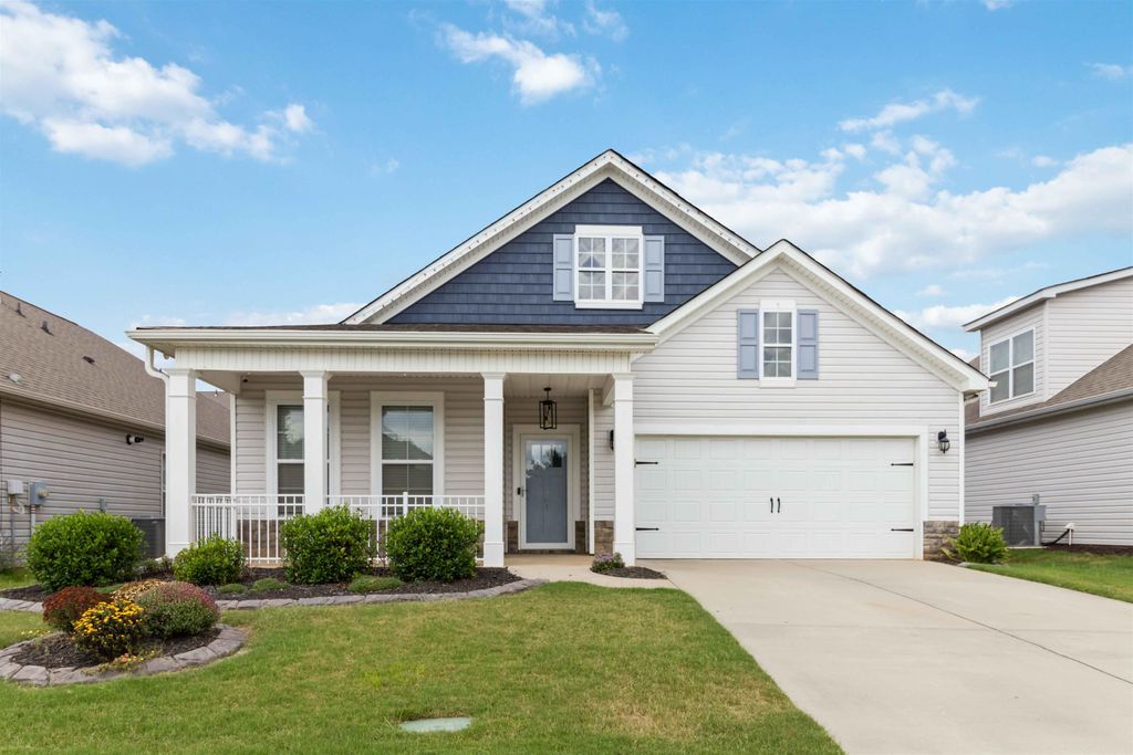 881 Deepwood Court, Boiling Springs, SC 29316