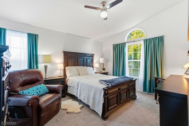 14 Willow Ci, Hamburg Boro, NJ 07419