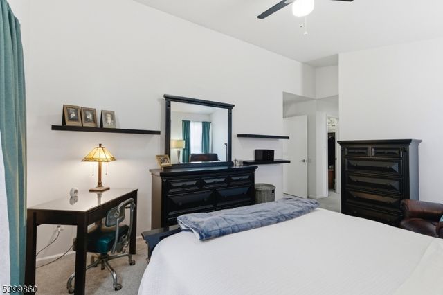 14 Willow Ci, Hamburg Boro, NJ 07419