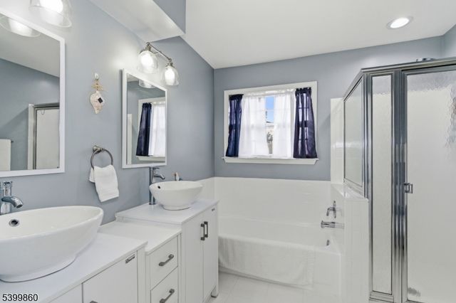 14 Willow Ci, Hamburg Boro, NJ 07419