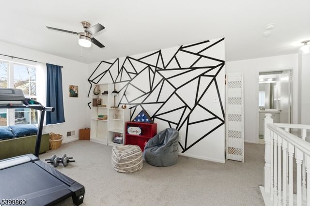 14 Willow Ci, Hamburg Boro, NJ 07419