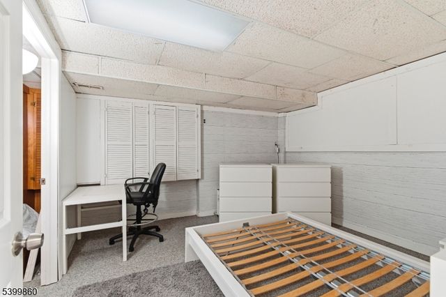 14 Willow Ci, Hamburg Boro, NJ 07419