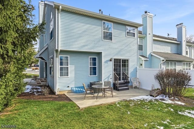 14 Willow Ci, Hamburg Boro, NJ 07419