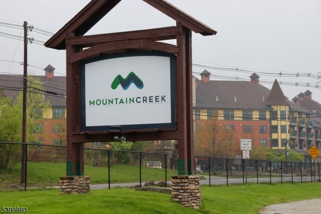 14 Willow Ci, Hamburg Boro, NJ 07419