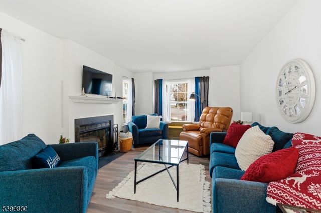 14 Willow Ci, Hamburg Boro, NJ 07419