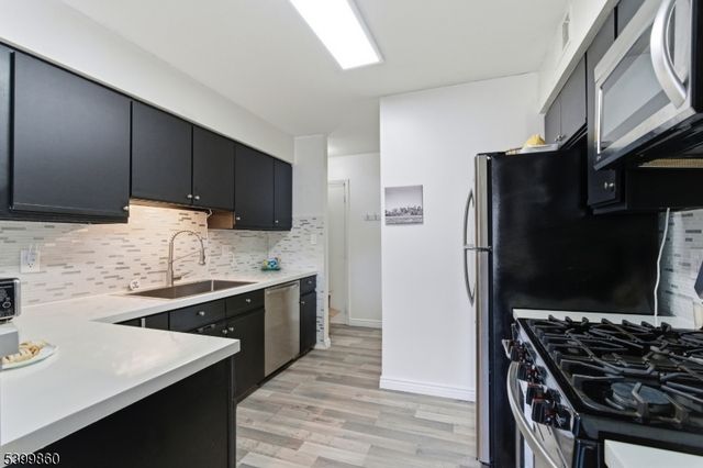 14 Willow Ci, Hamburg Boro, NJ 07419