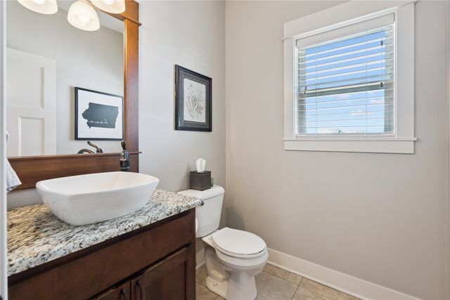 1022 NW Reinhart Drive, Ankeny, IA 50023