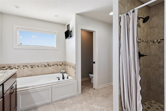 1022 NW Reinhart Drive, Ankeny, IA 50023