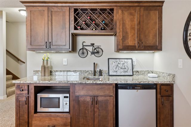 1022 NW Reinhart Drive, Ankeny, IA 50023